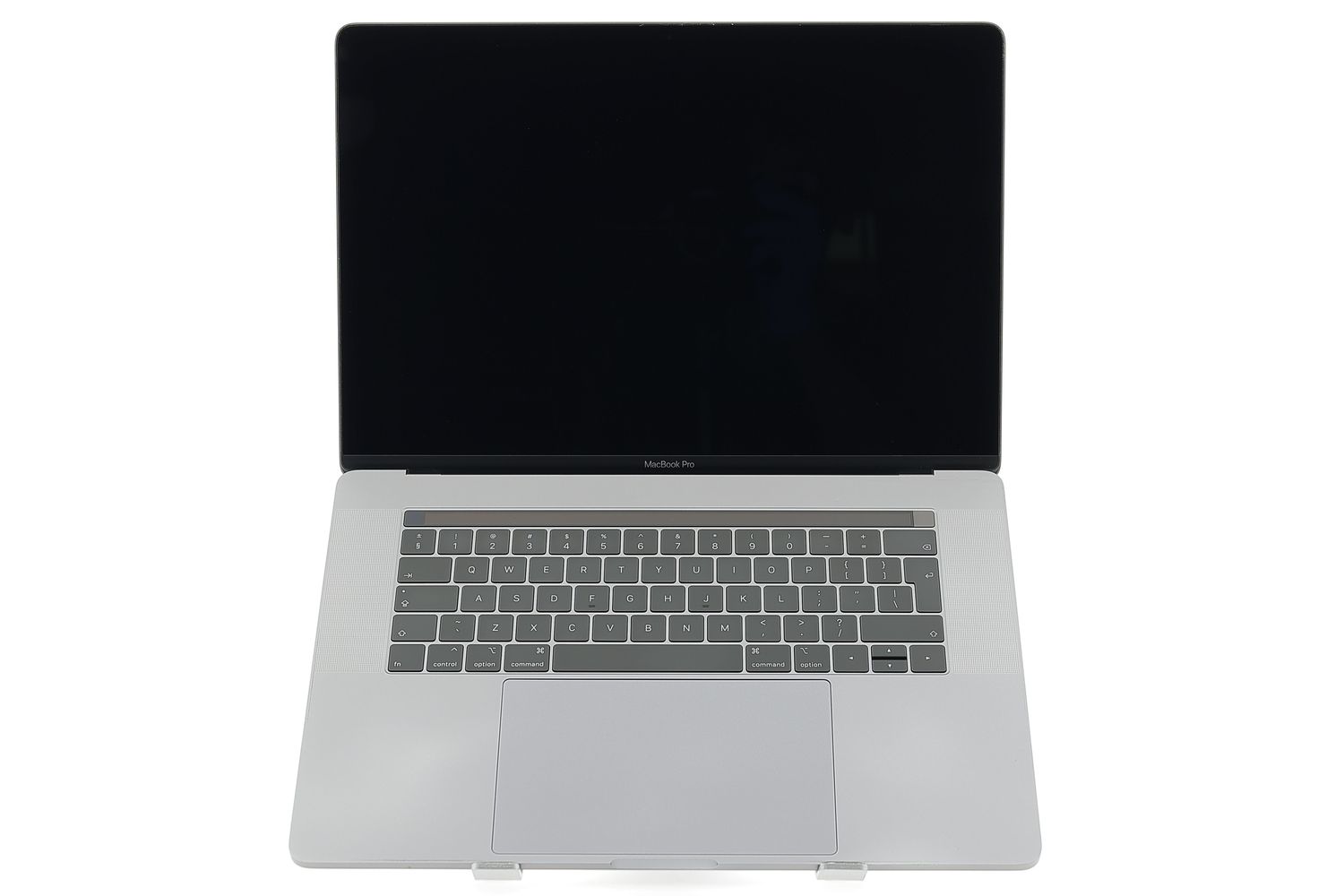 Apple MacBook Pro 15″ Touch Bar 2018, i7 2.2 GHz, 16 GB, AMD Radeon Pro 555X 256 GB Space Gray - Отлично
