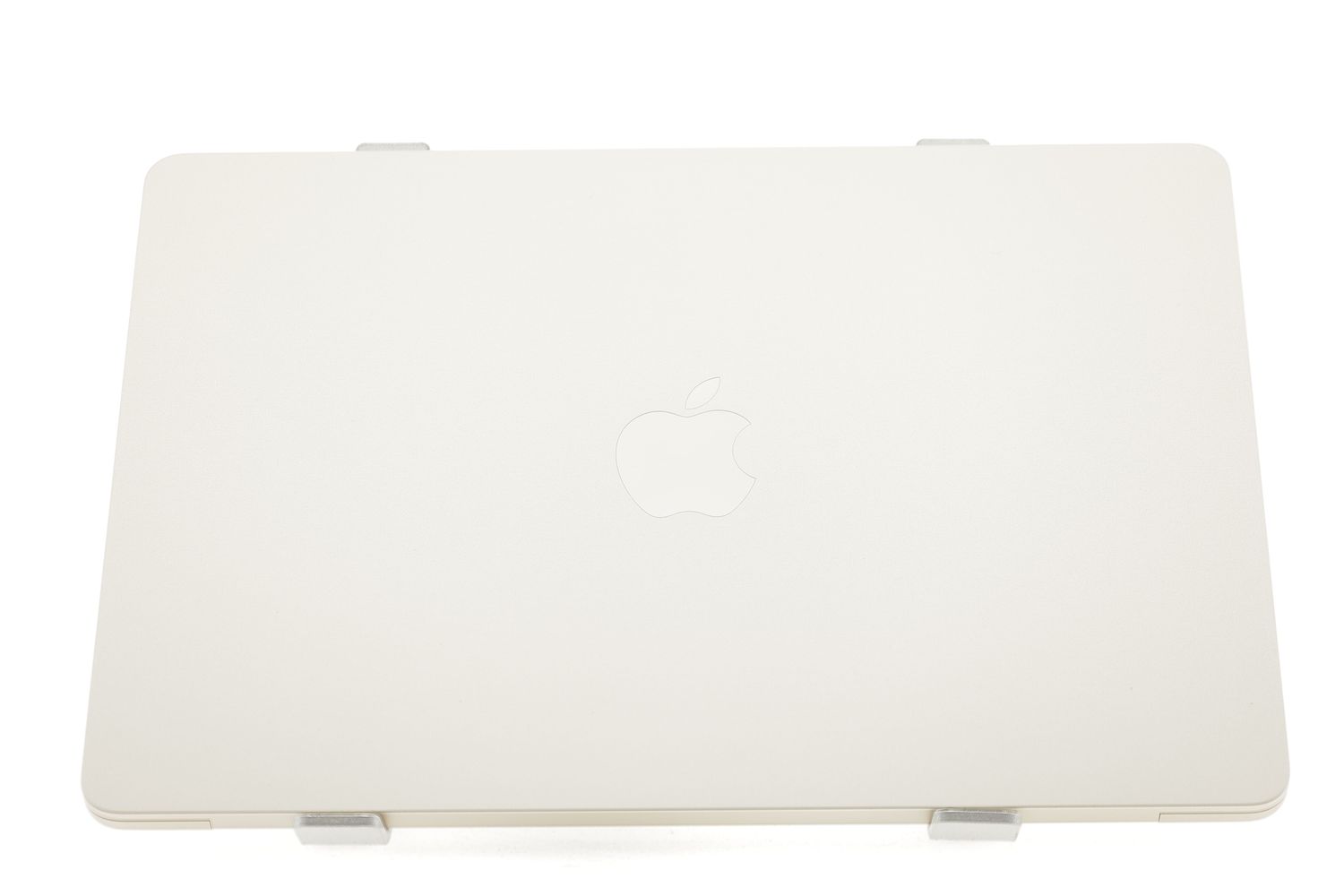 Apple MacBook Air 13″ 2022, M2 8 Cores, 8 GB, 8 core GPU 256 GB Silver - Újszerű