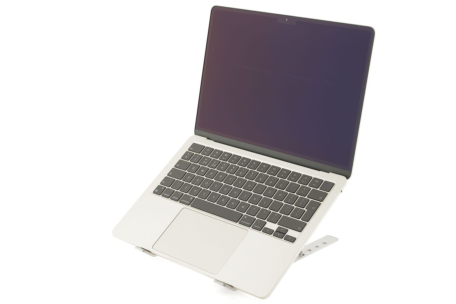 Apple MacBook Air 13″ 2022, M2 8 Cores, 8 GB, 8 core GPU 256 GB Starlight - Kiváló
