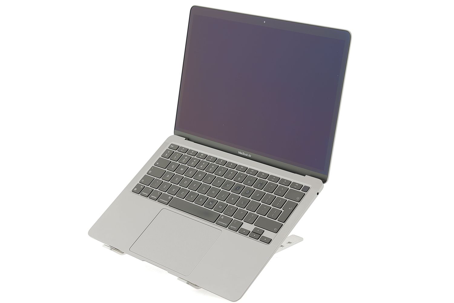 Apple MacBook Air 13″ 2020, M1 8 Cores, 8 GB, 8 core GPU 512 GB Space Gray - Много добро