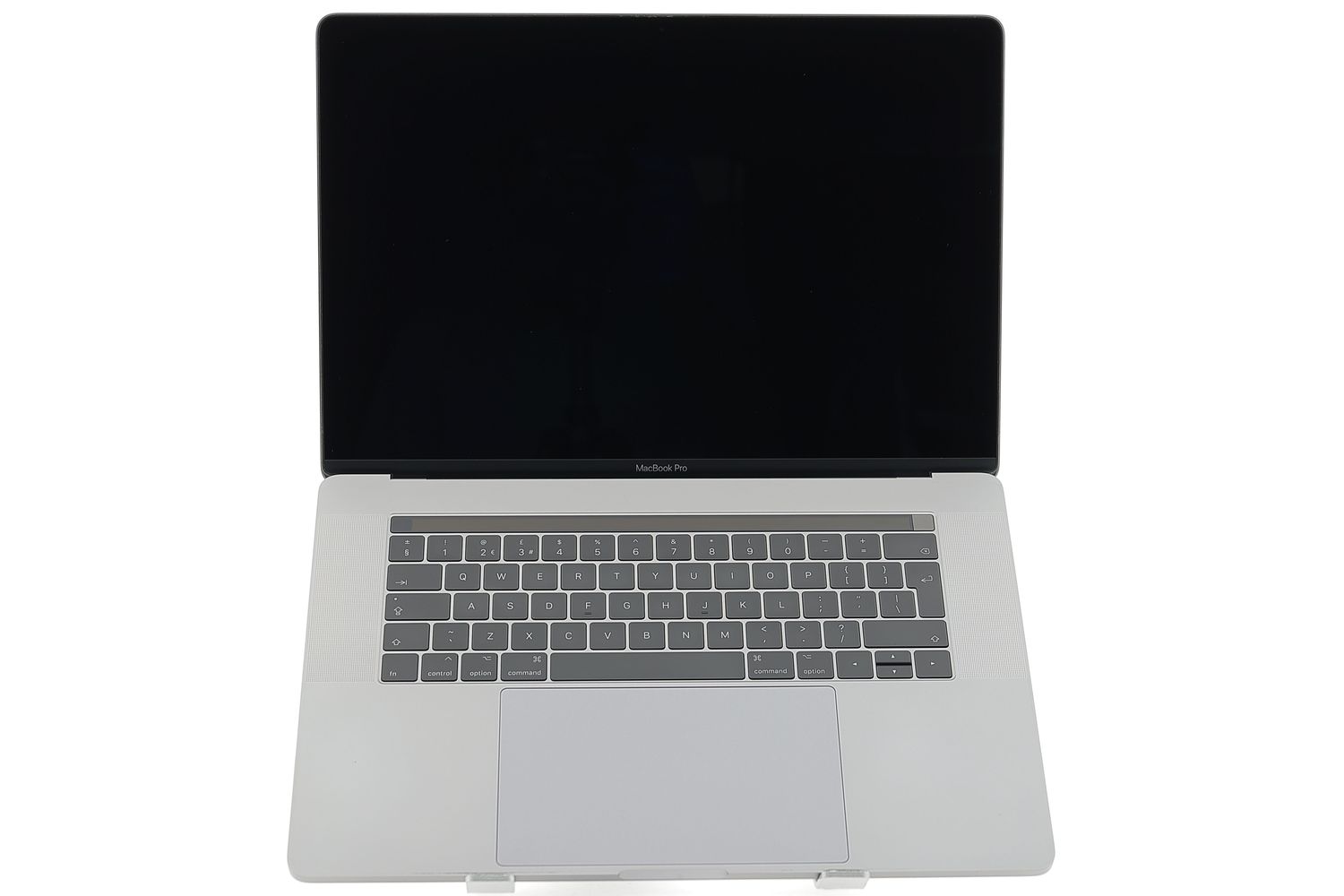 Apple MacBook Pro 15″ Touch Bar 2017, i7 2.9 GHz, 16 GB, AMD Radeon Pro 560 512 GB Space Gray - Kiváló