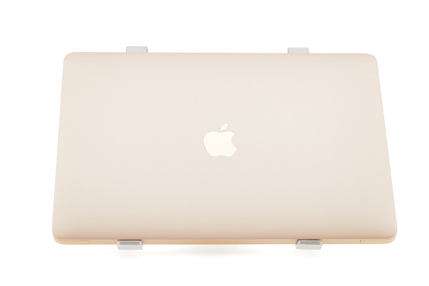 Apple MacBook Air 13″ 2020, M1 8 Cores, 8 GB, 7 core GPU 256 GB Gold