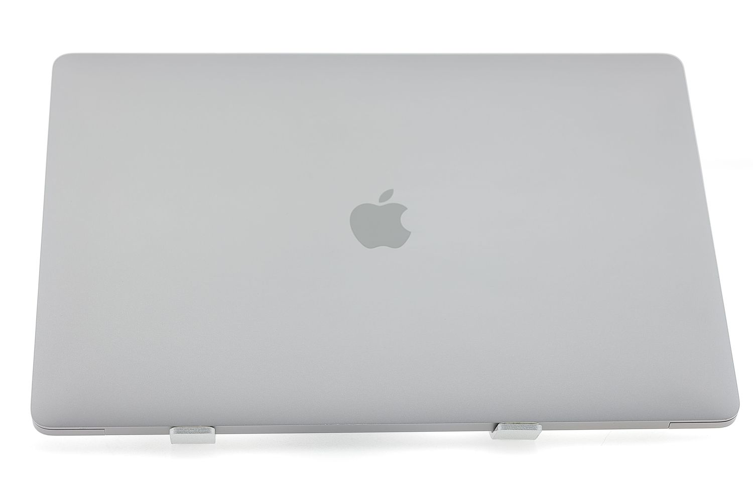 Apple MacBook Pro 15″ Touch Bar 2018, i7 2.6 GHz, 16 GB, AMD Radeon Pro 555X 512 GB Space Gray - Отлично