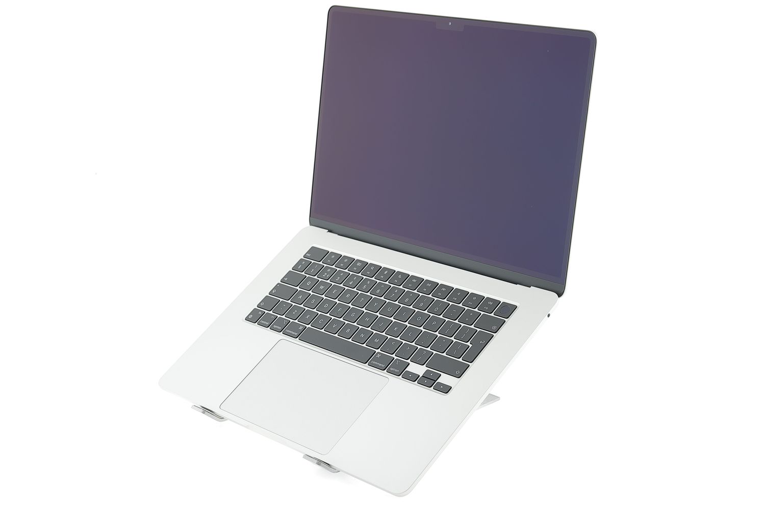 Apple MacBook Air 15″ 2024, M3 8 Cores, 8 GB, 10 core GPU 256 GB Silver - Excelent