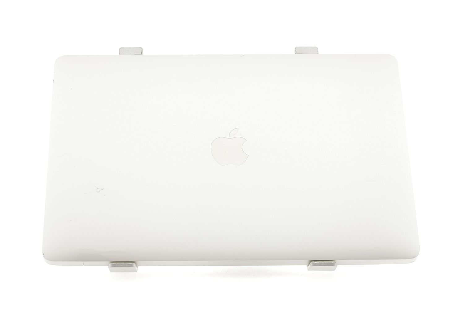 Apple MacBook Air 13″ 2020, M1 8 Cores, 16 GB, 7 core GPU 256 GB Silver - Много добро