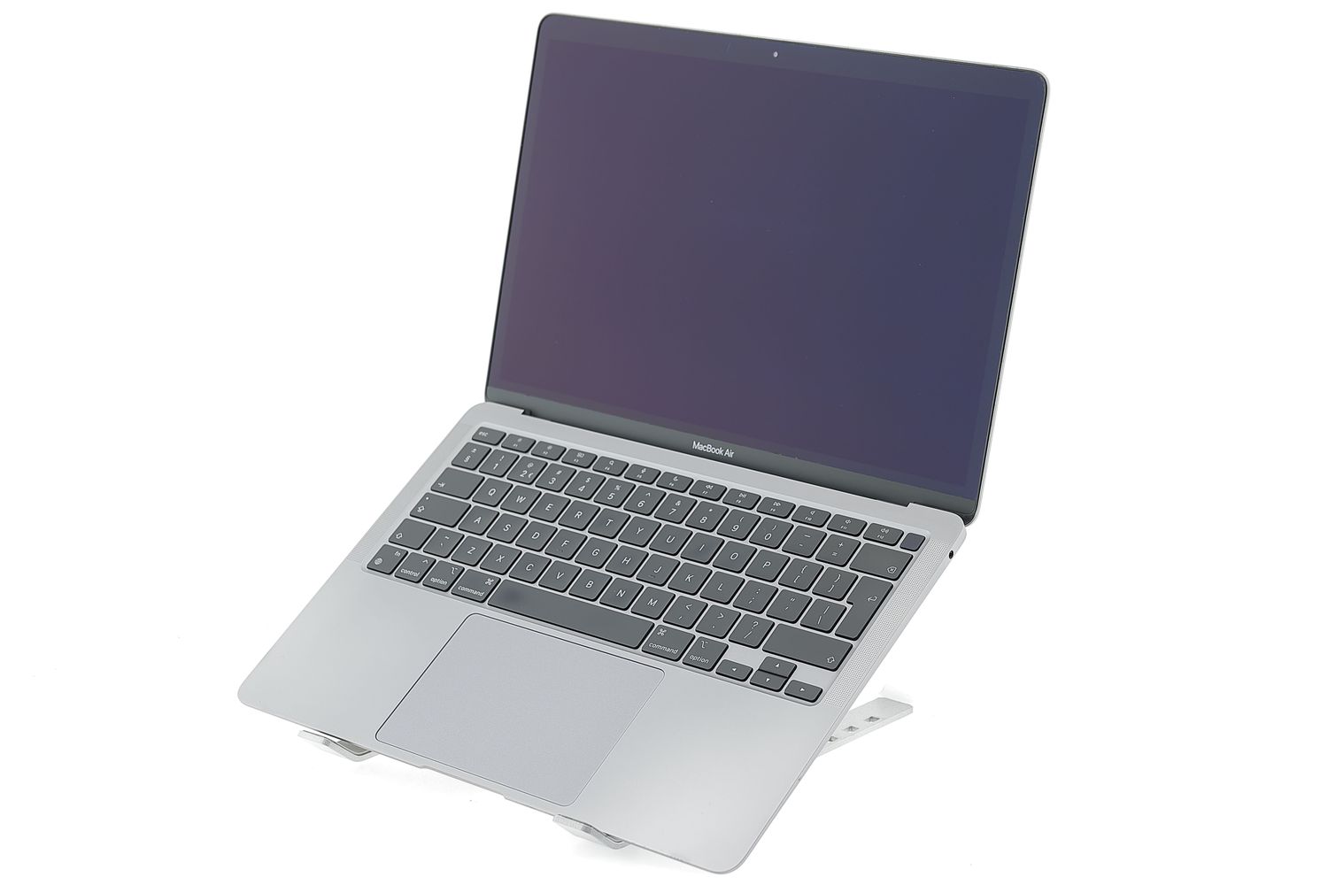 Apple MacBook Air 13″ 2020, M1 8 Cores, 8 GB, 7 core GPU 256 GB Space Gray - Много добро