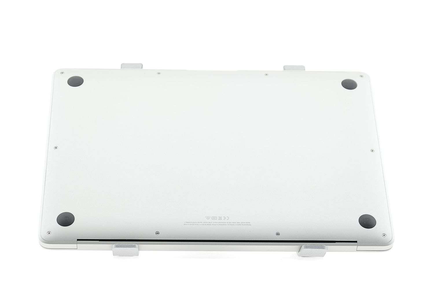 Apple MacBook Air 13″ 2020, M1 8 Cores, 8 GB, 7 core GPU 256 GB Silver - Excelent