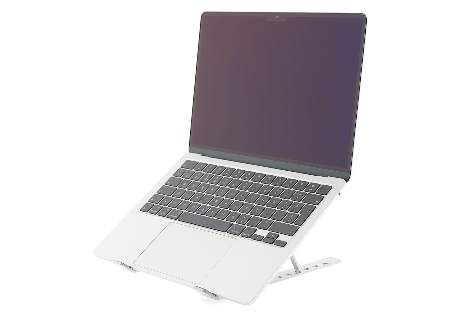 Apple MacBook Air 13″ 2024, M3 8 Cores, 8 GB, 8 core GPU 256 GB Silver - Kiváló
