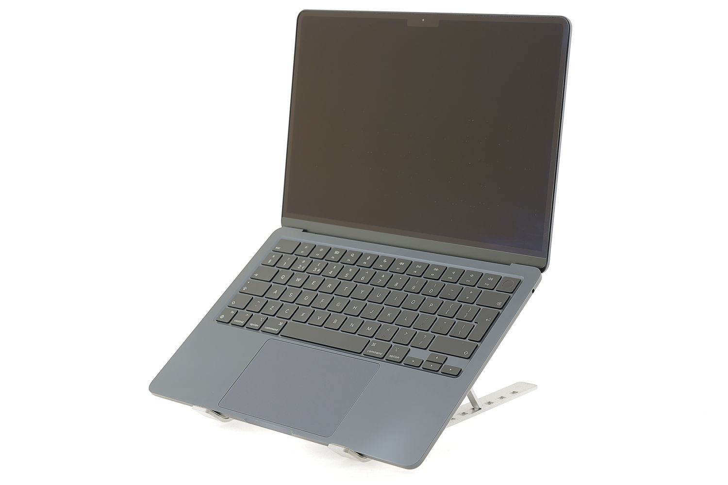 Apple MacBook Air 13″ 2022, M2 8 Cores, 8 GB, 10 core GPU 512 GB Midnight - Nagyon jó