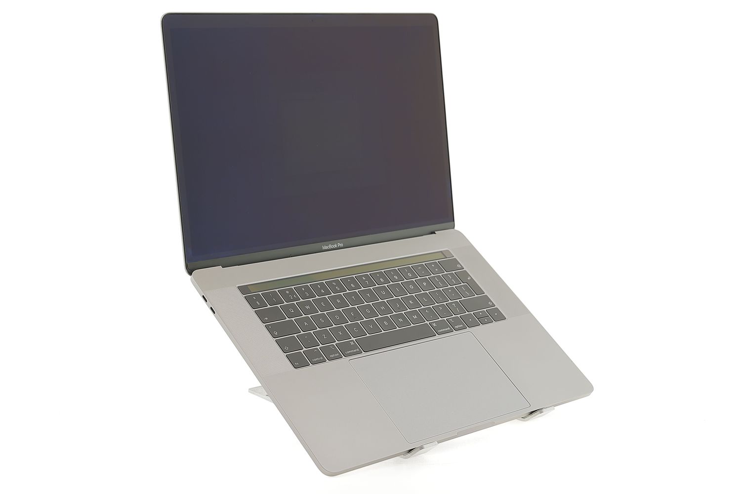 Apple MacBook Pro 15″ Touch Bar 2018, i7 2.2 GHz, 32 GB, AMD Radeon Pro 555X 256 GB Space Gray - Foarte bun
