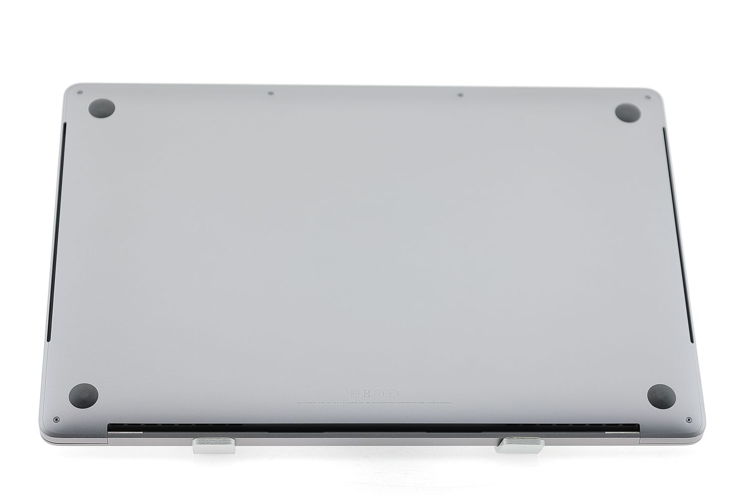 Apple MacBook Pro 15″ Touch Bar 2017, i7 2.8 GHz, 16 GB, AMD Radeon Pro 555 1 TB Space Gray - Nagyon jó
