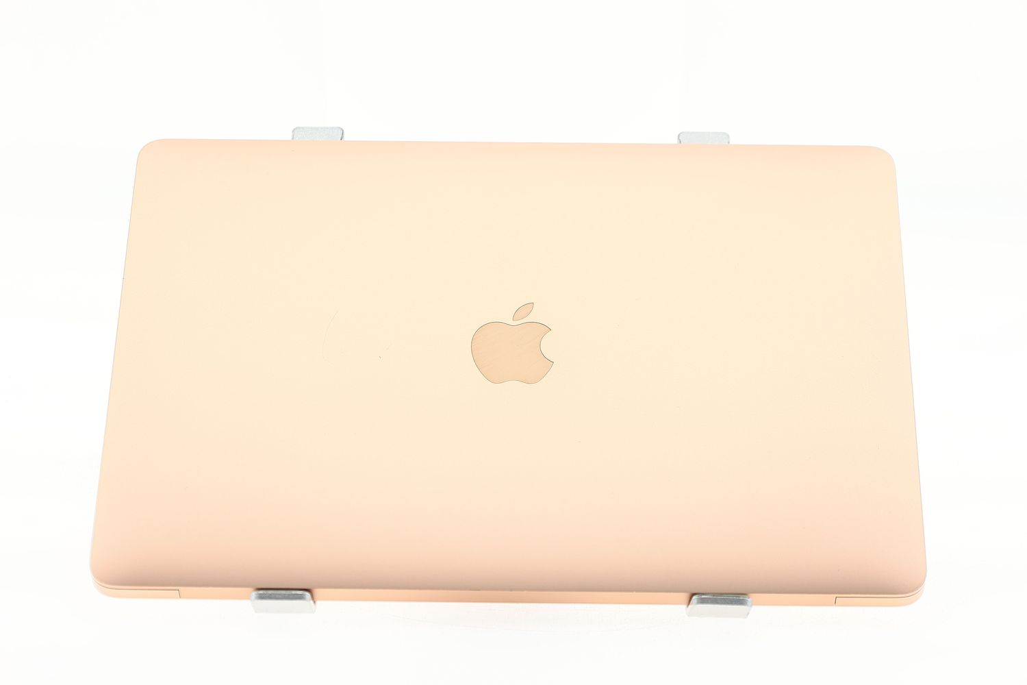 Apple MacBook Air 13″ 2020, i5 1.1 GHz, 8 GB, Intel Iris Plus 256 GB Gold - Отлично