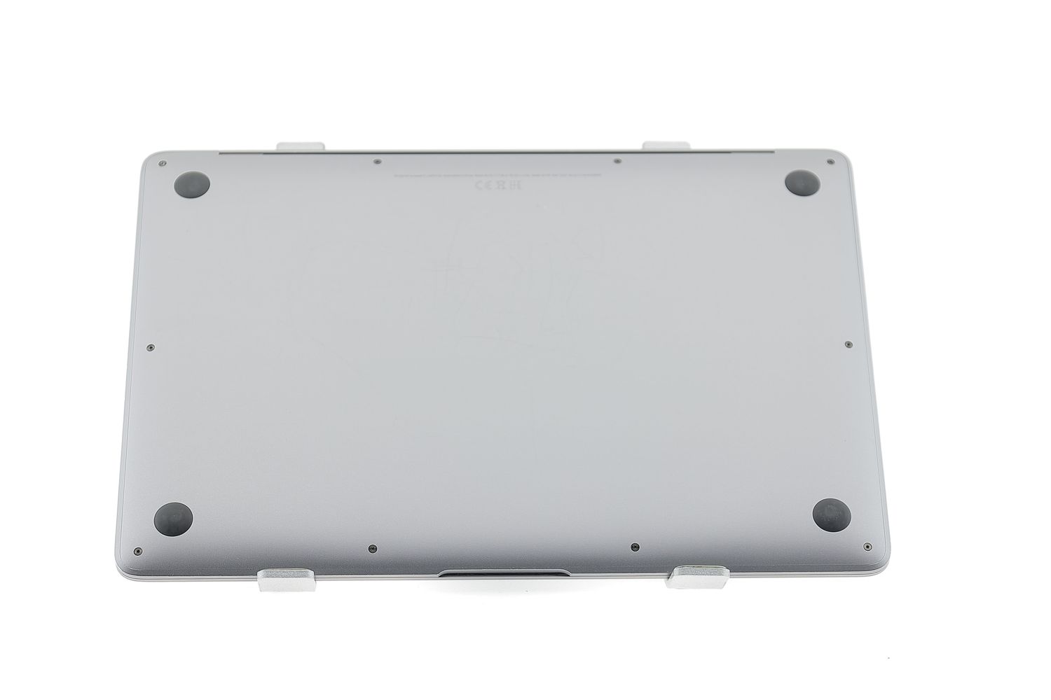 Apple MacBook Air 13″ 2020, i3 1.1 GHz, 8 GB, Intel Iris Plus 256 GB Space Gray - Nagyon jó