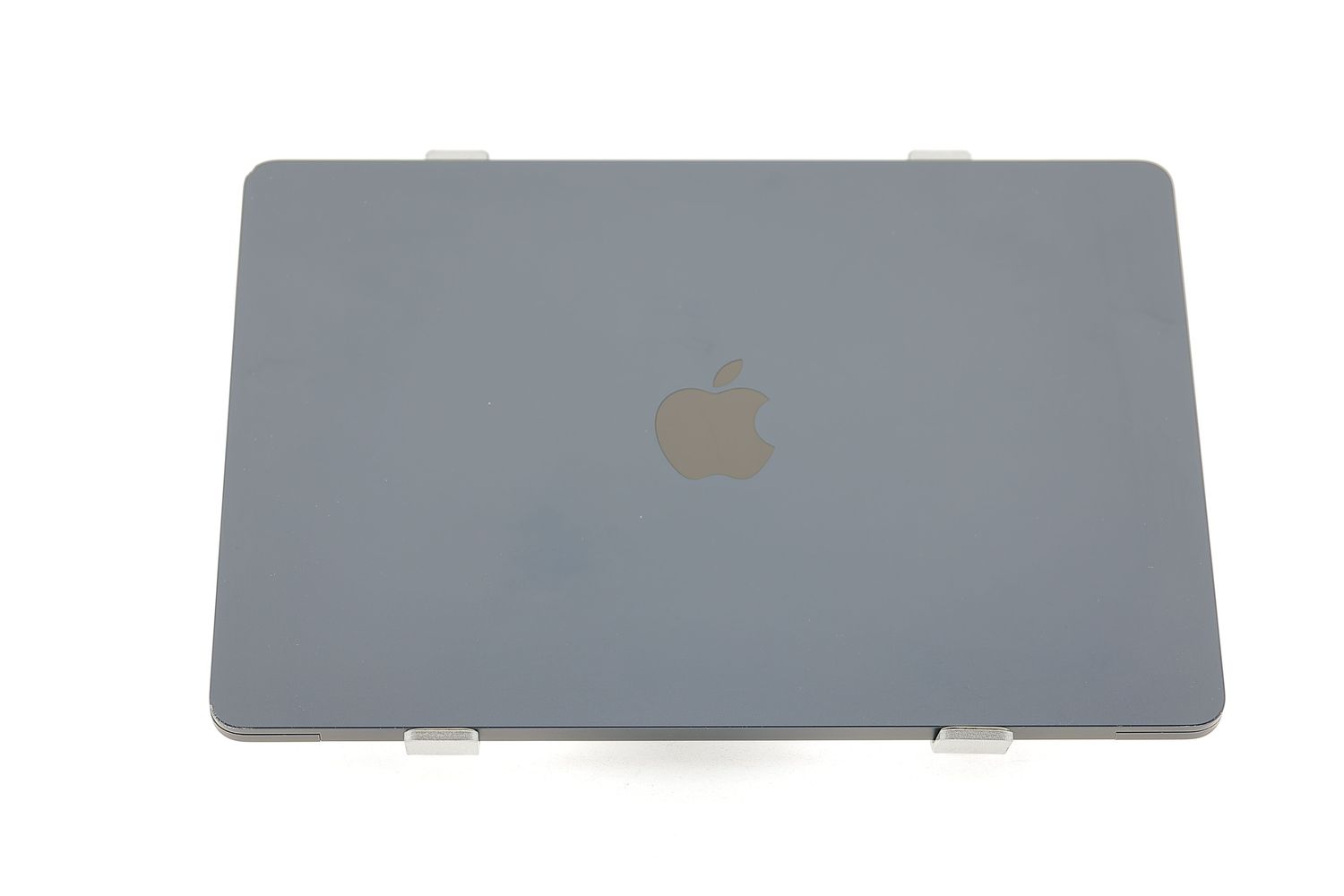 Apple MacBook Air 13″ 2022, M2 8 Cores, 16 GB, 8 core GPU 512 GB Midnight - Foarte bun