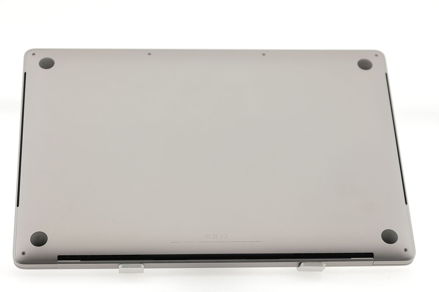 Apple MacBook Pro 16″ Touch Bar 2019, i7 2.6 GHz, 16 GB, AMD Radeon Pro 5300M 512 GB Space Gray - Excelent
