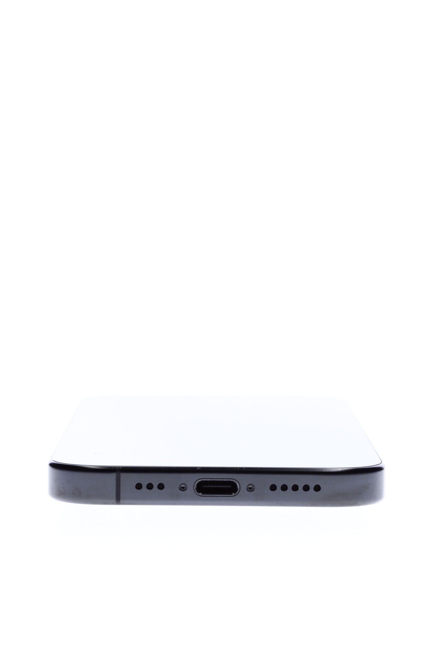 Apple iPhone 16 Pro 128 GB Black Titanium - Újszerű