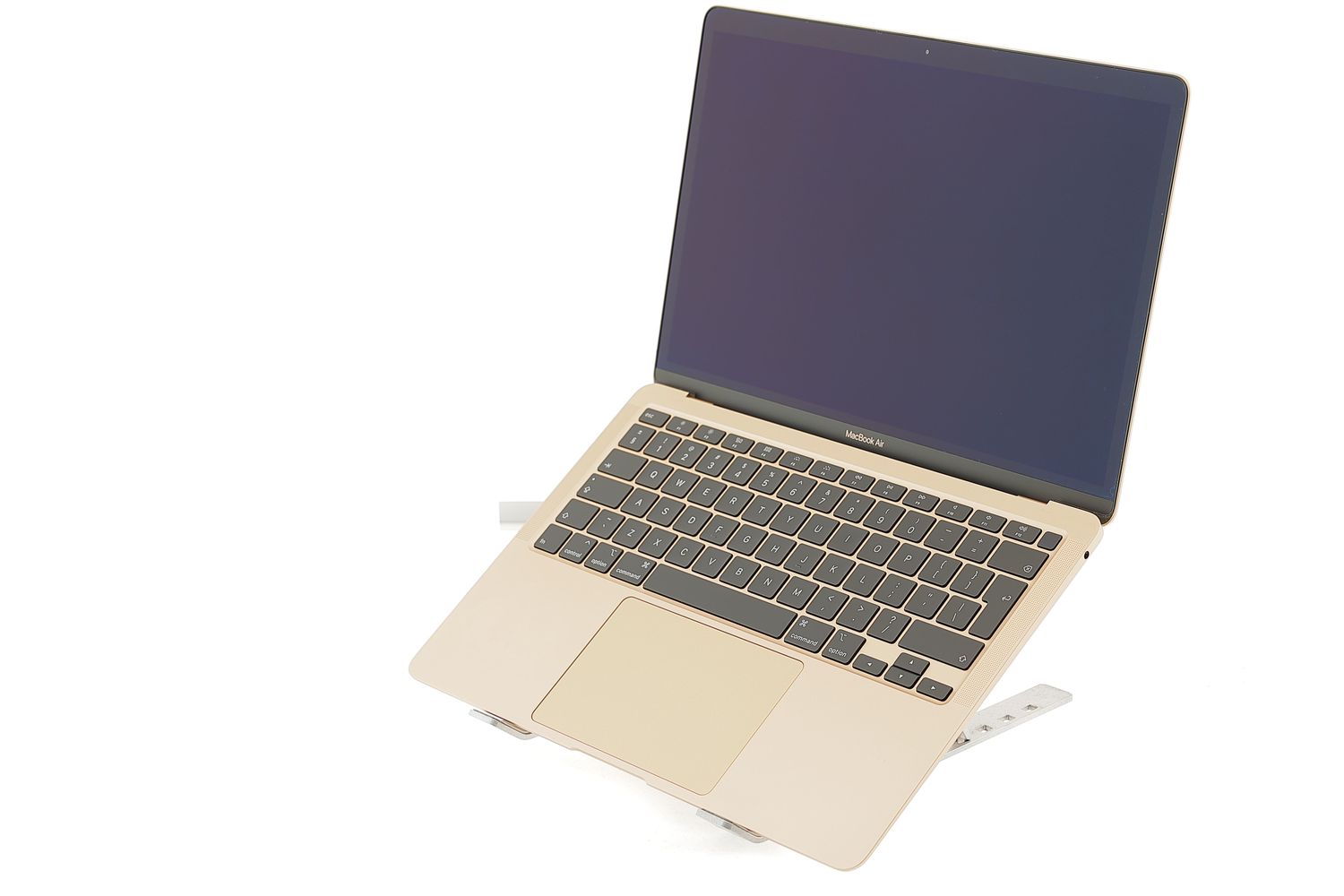 Apple MacBook Air 13″ 2020, i3 1.1 GHz, 8 GB, Intel Iris Plus 256 GB Gold - Újszerű