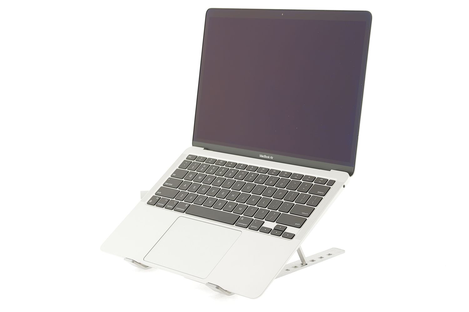 Apple MacBook Air 13″ 2020, i3 1.1 GHz, 8 GB, Intel Iris Plus 256 GB Silver - Újszerű