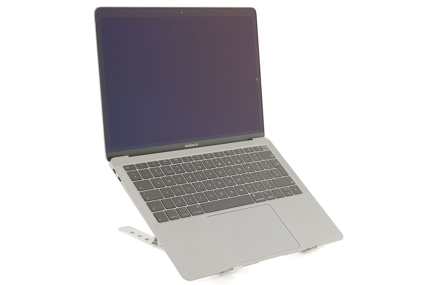 Apple MacBook Air 13″ 2019, i5 1.6 GHz, 8 GB, Intel UHD Graphics 617 128 GB Space Gray - Отлично
