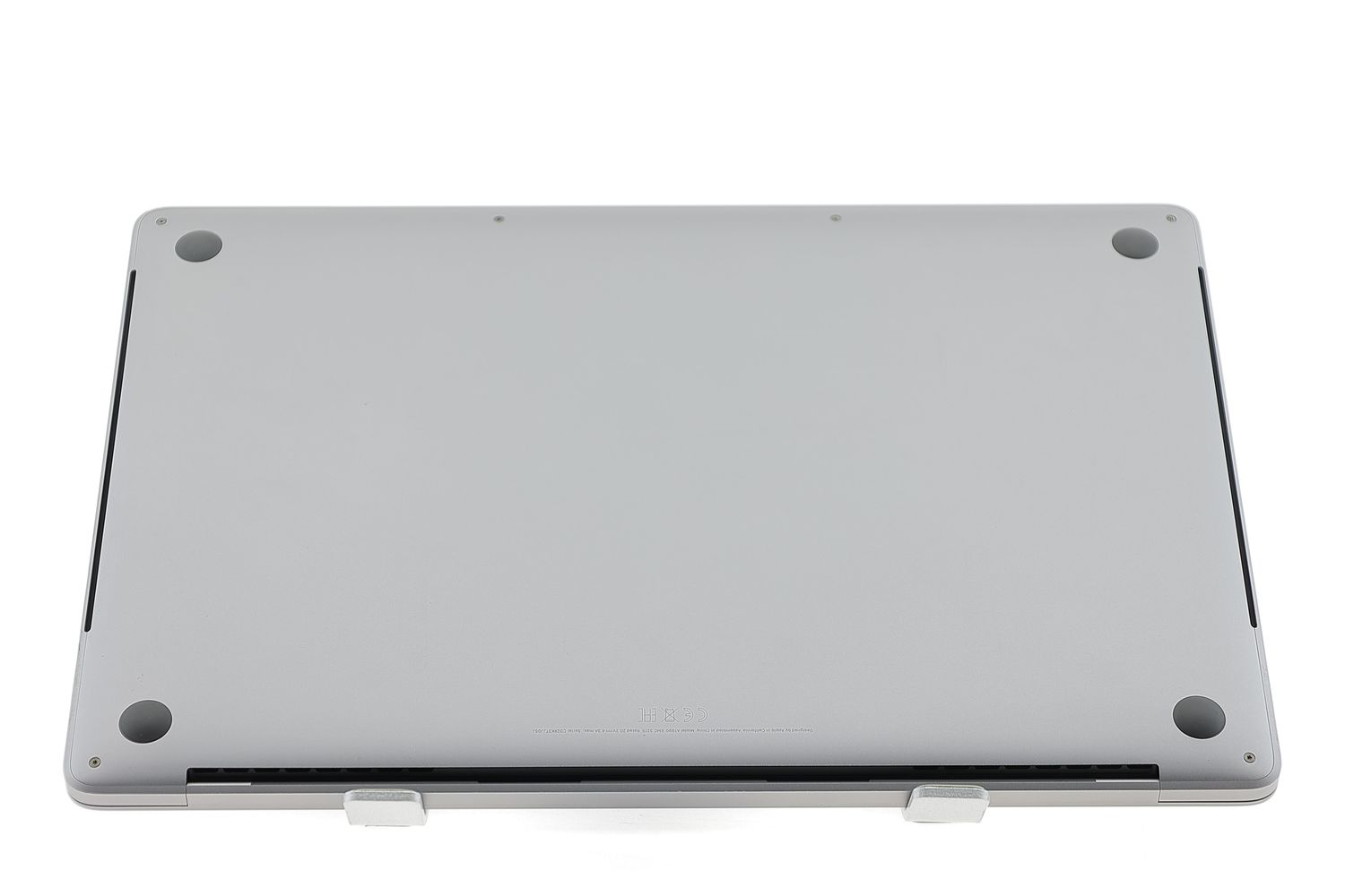 Apple MacBook Pro 15″ Touch Bar 2018, i7 2.6 GHz, 16 GB, AMD Radeon Pro 555X 512 GB Space Gray - Ca nou