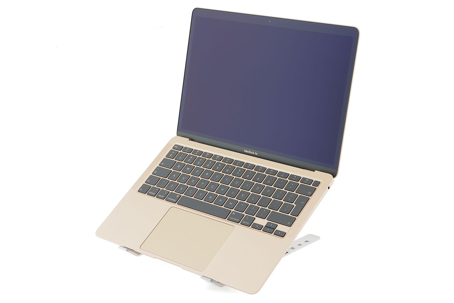 Apple MacBook Air 13″ 2020, i3 1.1 GHz, 8 GB, Intel Iris Plus 256 GB Gold - Újszerű