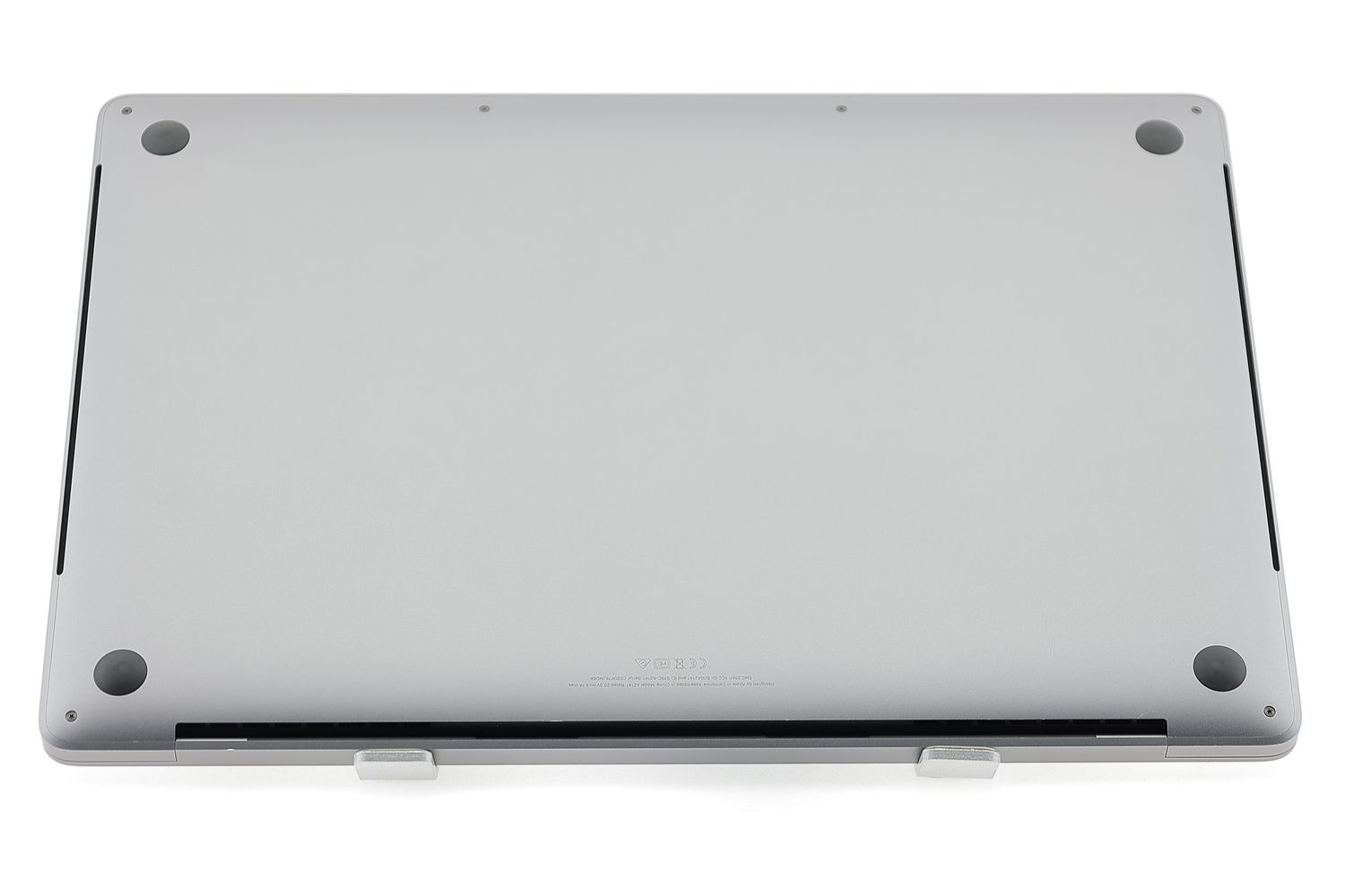 Apple MacBook Pro 16″ Touch Bar 2019, i9 2.4 GHz, 32 GB, AMD Radeon Pro 5500M 512 GB Space Gray - Excelent