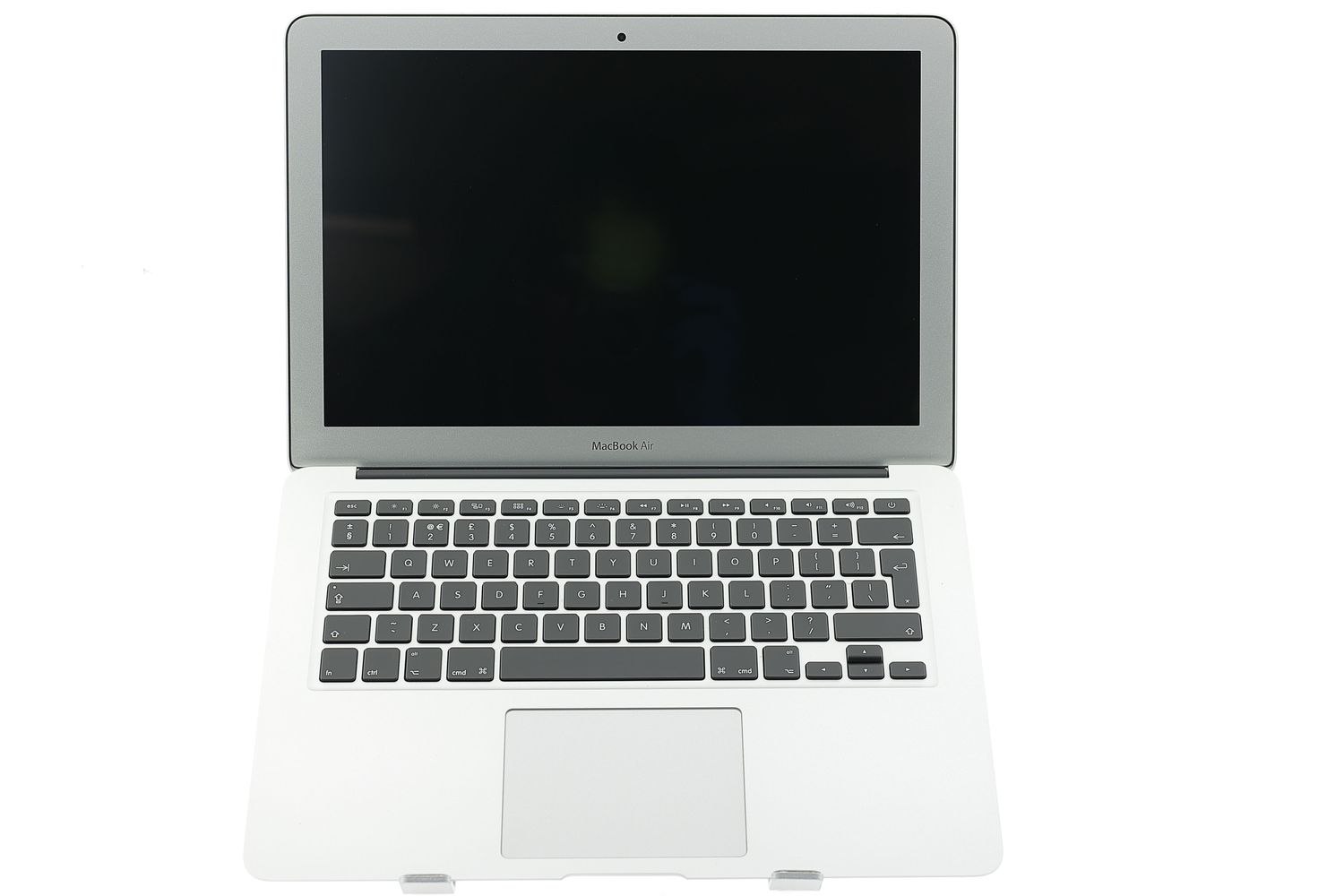 Apple MacBook Air 13″ 2017, i5 1.8 GHz, 8 GB, HD Graphics 6000 256 GB Silver - Foarte bun
