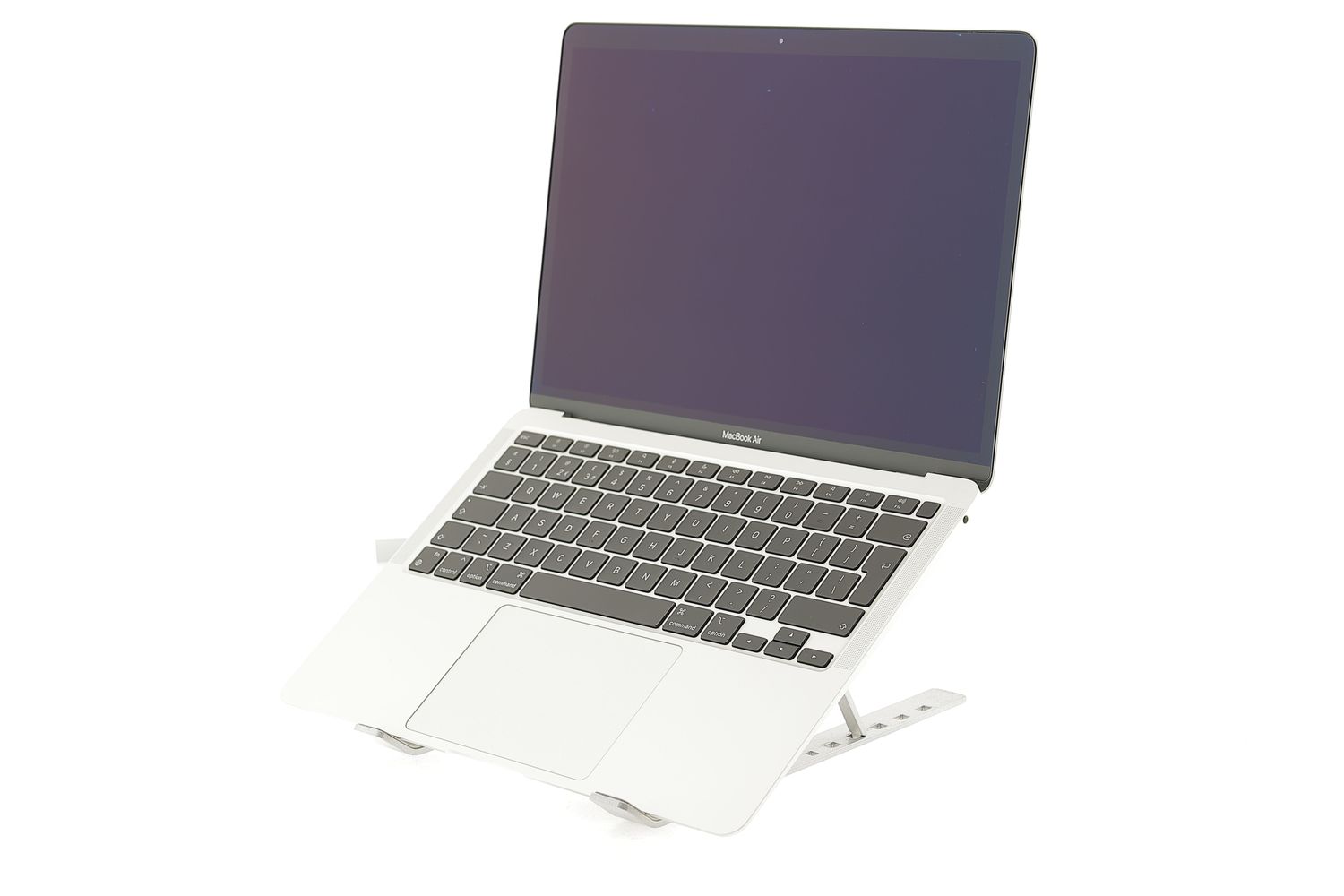Apple MacBook Air 13″ 2020, M1 8 Cores, 8 GB, 7 core GPU 256 GB Silver - Отлично