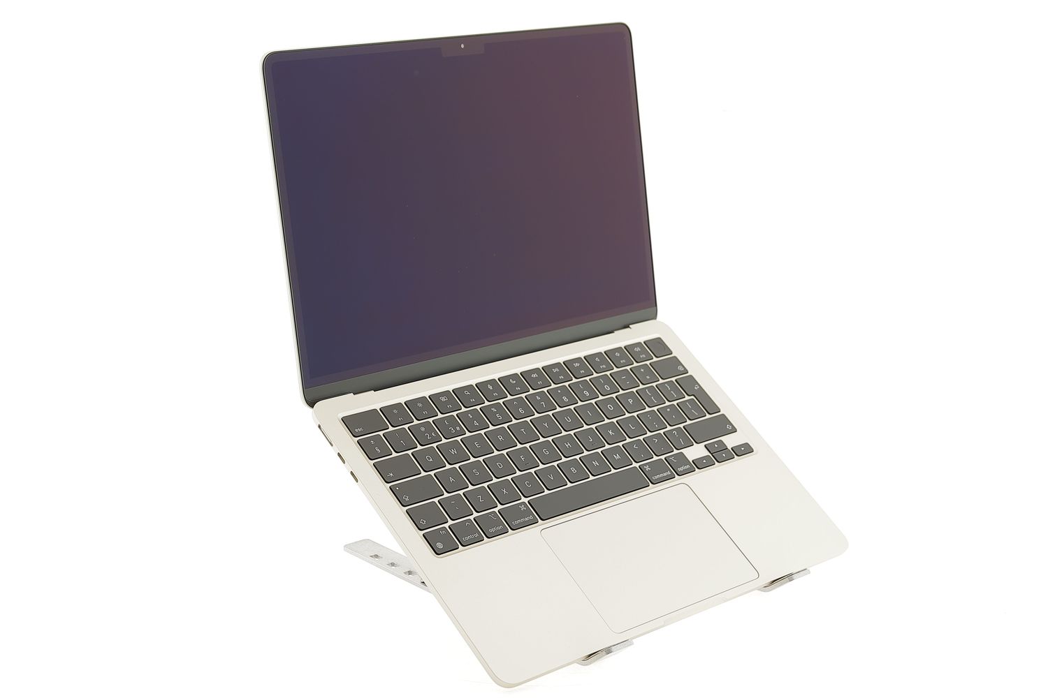 Apple MacBook Air 13″ 2024, M3 8 Cores, 8 GB, 8 core GPU 256 GB Starlight - Excelent