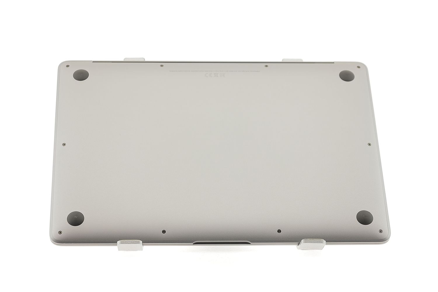 Apple MacBook Air 13″ 2020, M1 8 Cores, 16 GB, 7 core GPU 256 GB Space Gray - Много добро