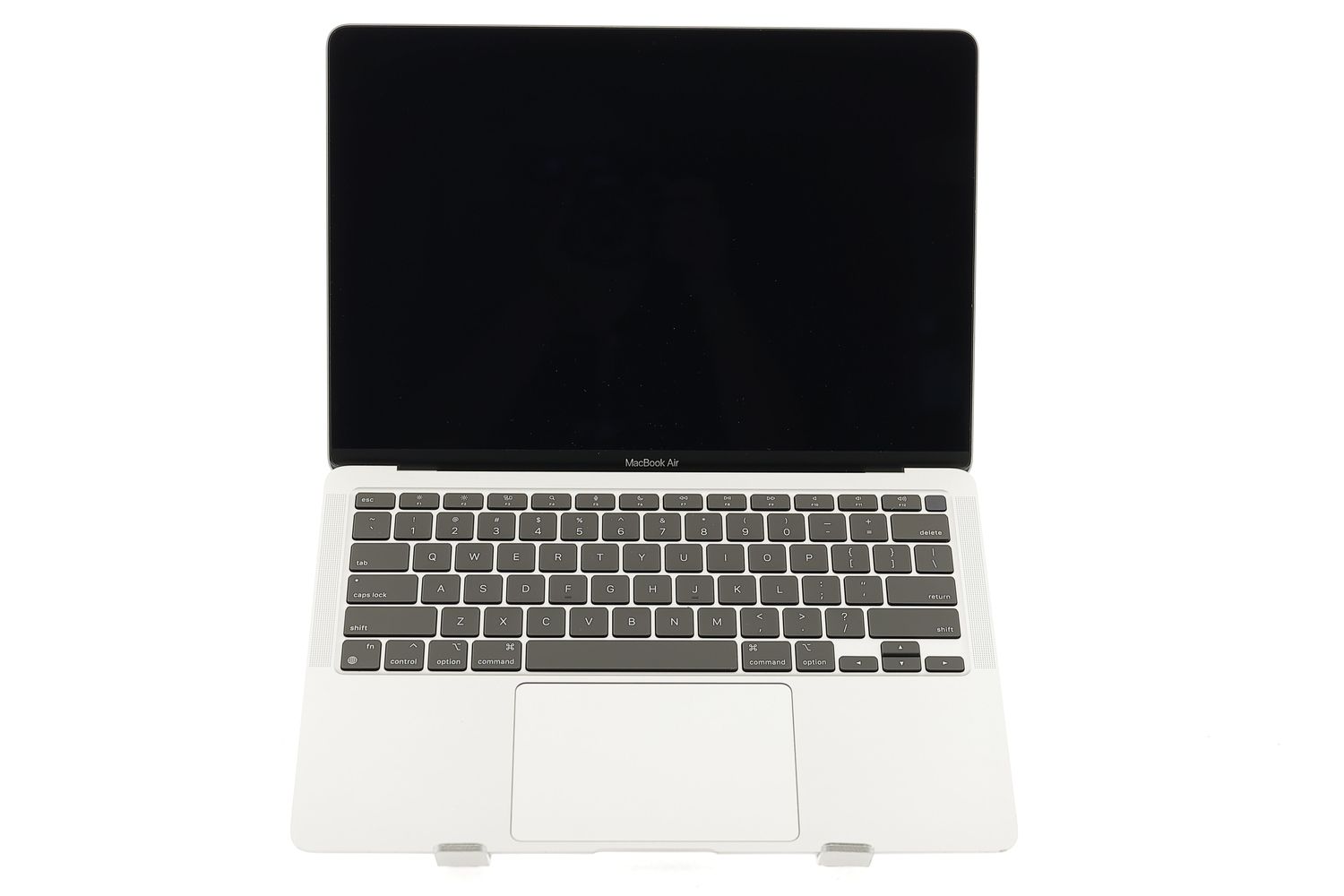 Apple MacBook Air 13″ 2020, i3 1.1 GHz, 8 GB, Intel Iris Plus 256 GB Silver - Foarte bun