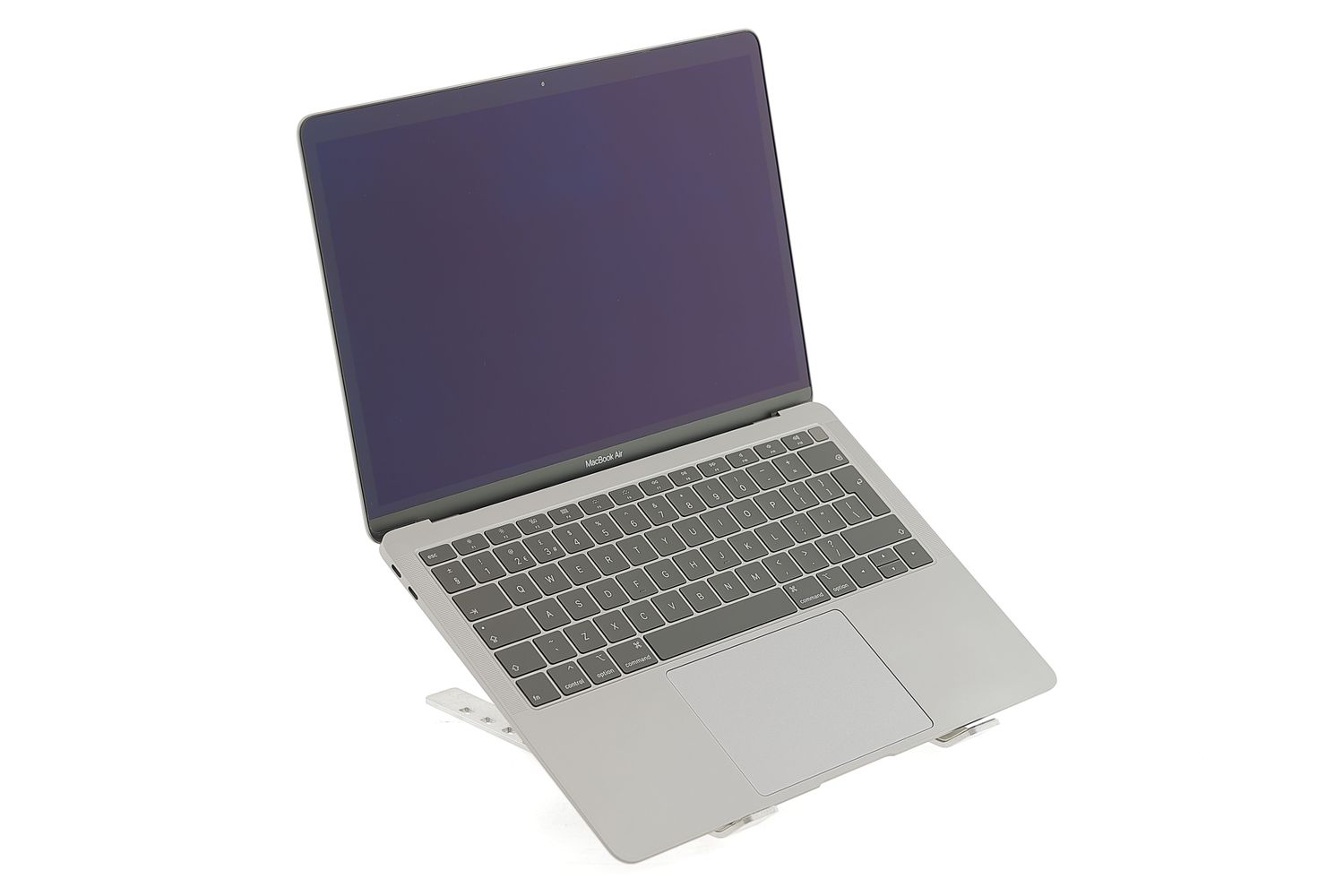 Apple MacBook Air 13″ 2019, i5 1.6 GHz, 8 GB, Intel UHD Graphics 617 128 GB Space Gray - Като нов