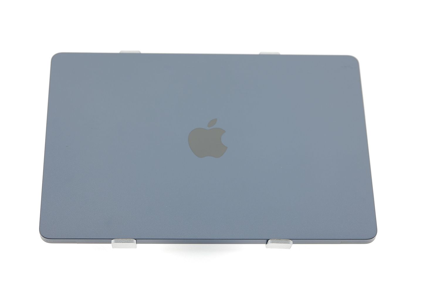 Apple MacBook Air 13″ 2022, M2 8 Cores, 8 GB, 8 core GPU 256 GB Midnight - Foarte bun