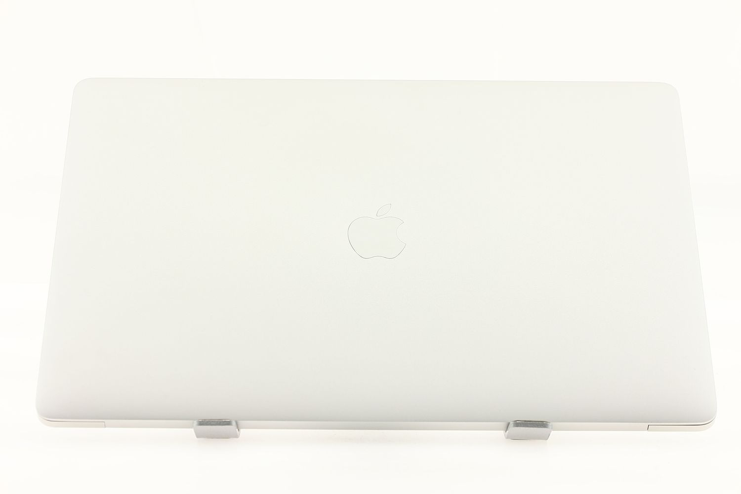Apple MacBook Pro 15″ Touch Bar 2018, i9 2.9 GHz, 32 GB, AMD Radeon Pro 555X 512 GB Silver - Foarte bun