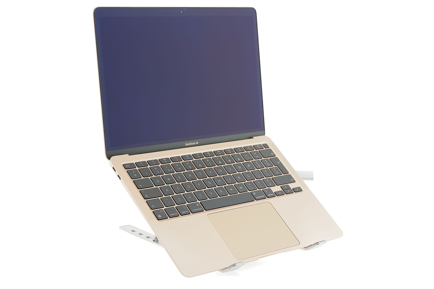Apple MacBook Air 13″ 2020, i3 1.1 GHz, 8 GB, Intel Iris Plus 256 GB Gold - Много добро