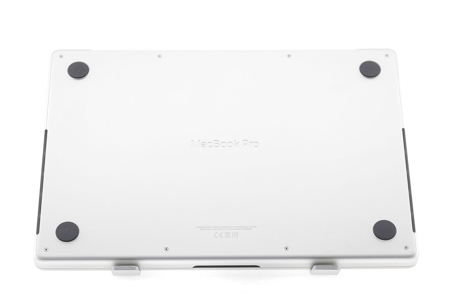 Apple MacBook Pro 14″ 2021, M1 Pro 8 Cores, 16 GB, 14 core GPU 512 GB Silver - Като нов