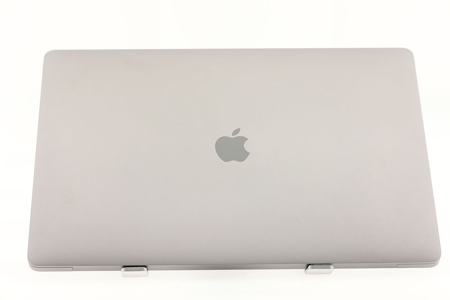 Apple MacBook Pro 16″ Touch Bar 2019, i7 2.6 GHz, 16 GB, AMD Radeon Pro 5300M 512 GB Space Gray - Като нов