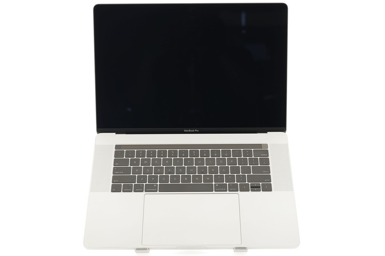 Apple MacBook Pro 15″ Touch Bar 2019, i9 2.4 GHz, 32 GB, AMD Radeon Pro 560x 1 TB Silver - Excelent