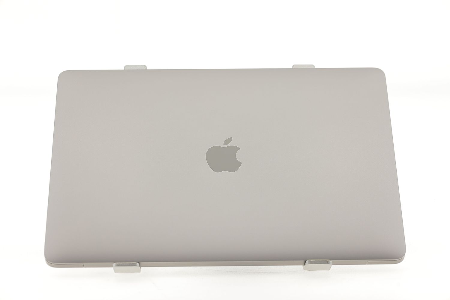 Apple MacBook Pro 13″ 2017, i5 2.3 GHz, 8 GB, Intel Iris Plus Graphics 640 128 GB Space Gray - Много добро