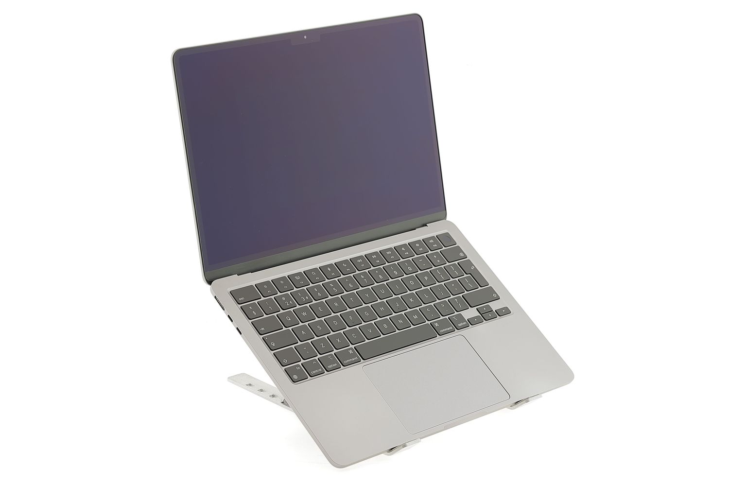 Apple MacBook Air 13″ 2024, M3 8 Cores, 8 GB, 8 core GPU 256 GB Space Gray - Kiváló