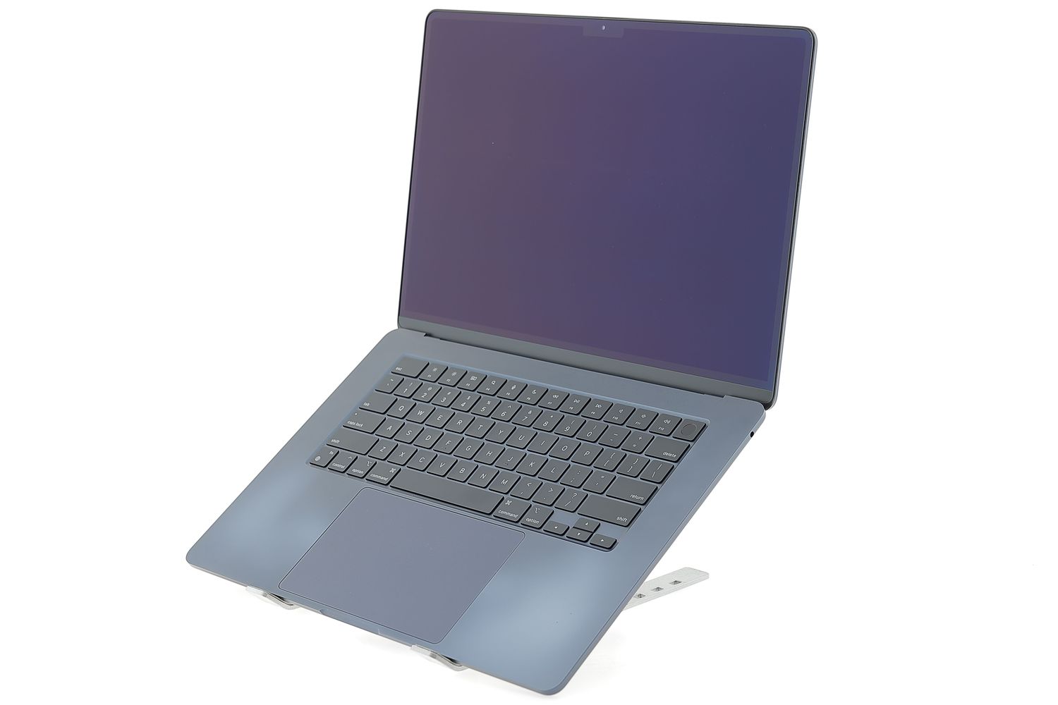 Apple MacBook Air 15″ 2023, M2 8 Cores, 8 GB, 10 core GPU 256 GB Midnight - Foarte bun