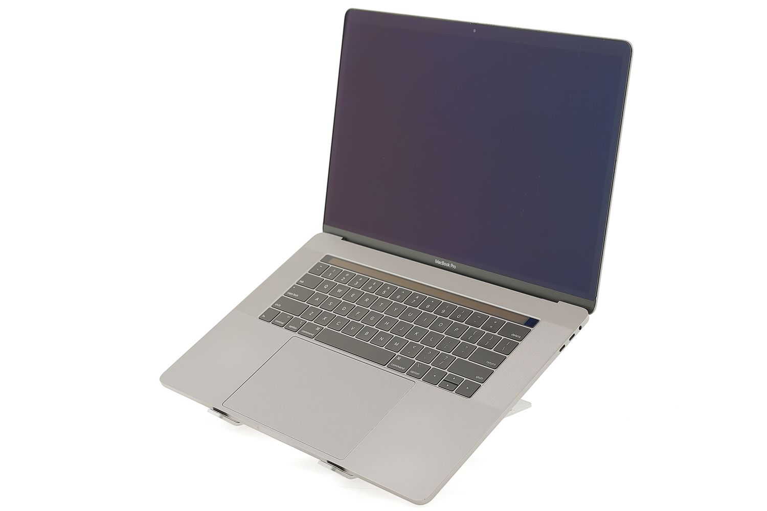 Apple MacBook Pro 15″ Touch Bar 2018, i7 2.2 GHz, 32 GB, AMD Radeon Pro 555X 1 TB Space Gray