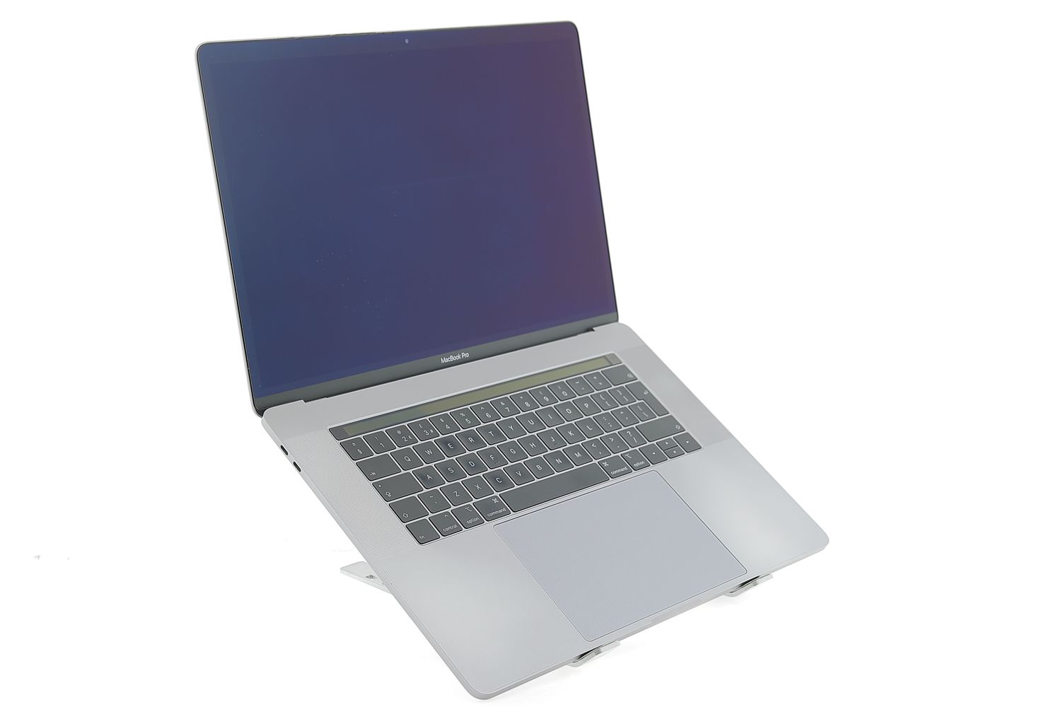 Apple MacBook Pro 15″ Touch Bar 2018, i7 2.6 GHz, 16 GB, AMD Radeon Pro 560X 512 GB Space Gray - Като нов