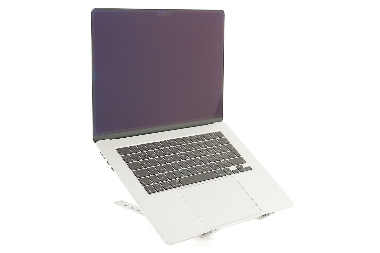 Apple MacBook Air 15″ 2023, M2 8 Cores, 8 GB, 10 core GPU 256 GB Silver - Много добро