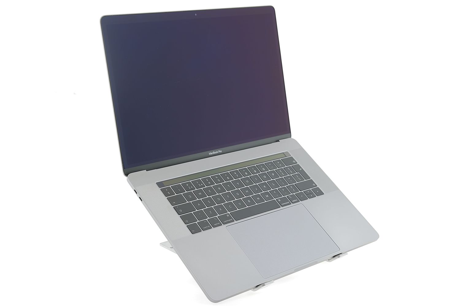 Apple MacBook Pro 15″ Touch Bar 2019, i7 2.6 GHz, 16 GB, AMD Radeon Pro 555X 256 GB Space Gray - Много добро