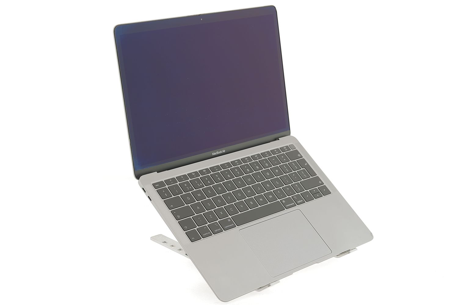 Apple MacBook Air 13″ 2019, i5 1.6 GHz, 8 GB, Intel UHD Graphics 617 128 GB Space Gray - Bun