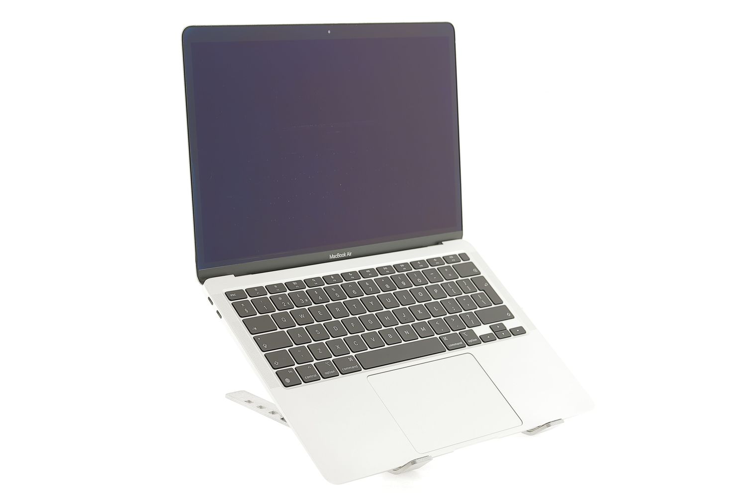 Apple MacBook Air 13″ 2020, M1 8 Cores, 8 GB, 8 core GPU 512 GB Silver - Nagyon jó