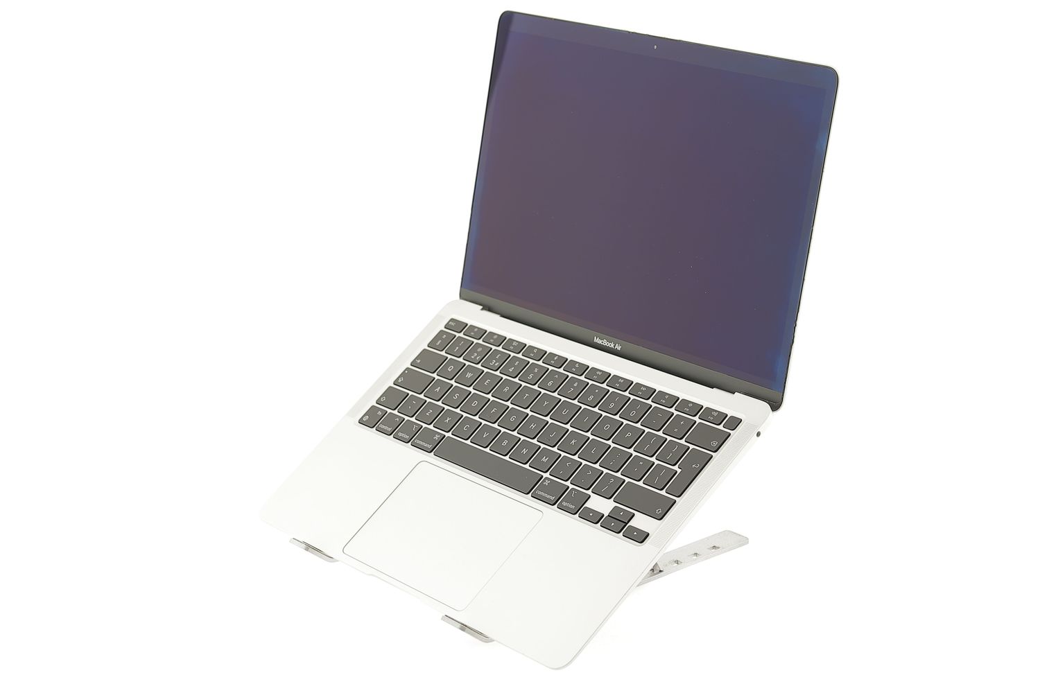 Apple MacBook Air 13″ 2020, i3 1.1 GHz, 8 GB, Intel Iris Plus 256 GB Silver - Kiváló