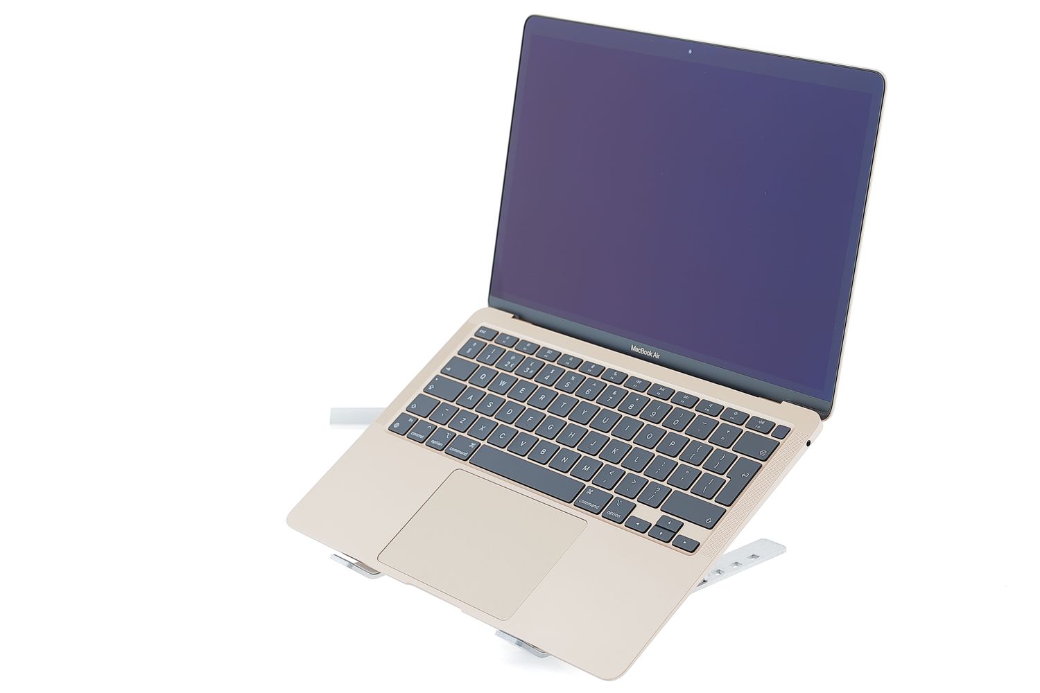 Apple MacBook Air 13″ 2020, M1 8 Cores, 8 GB, 7 core GPU 256 GB Gold