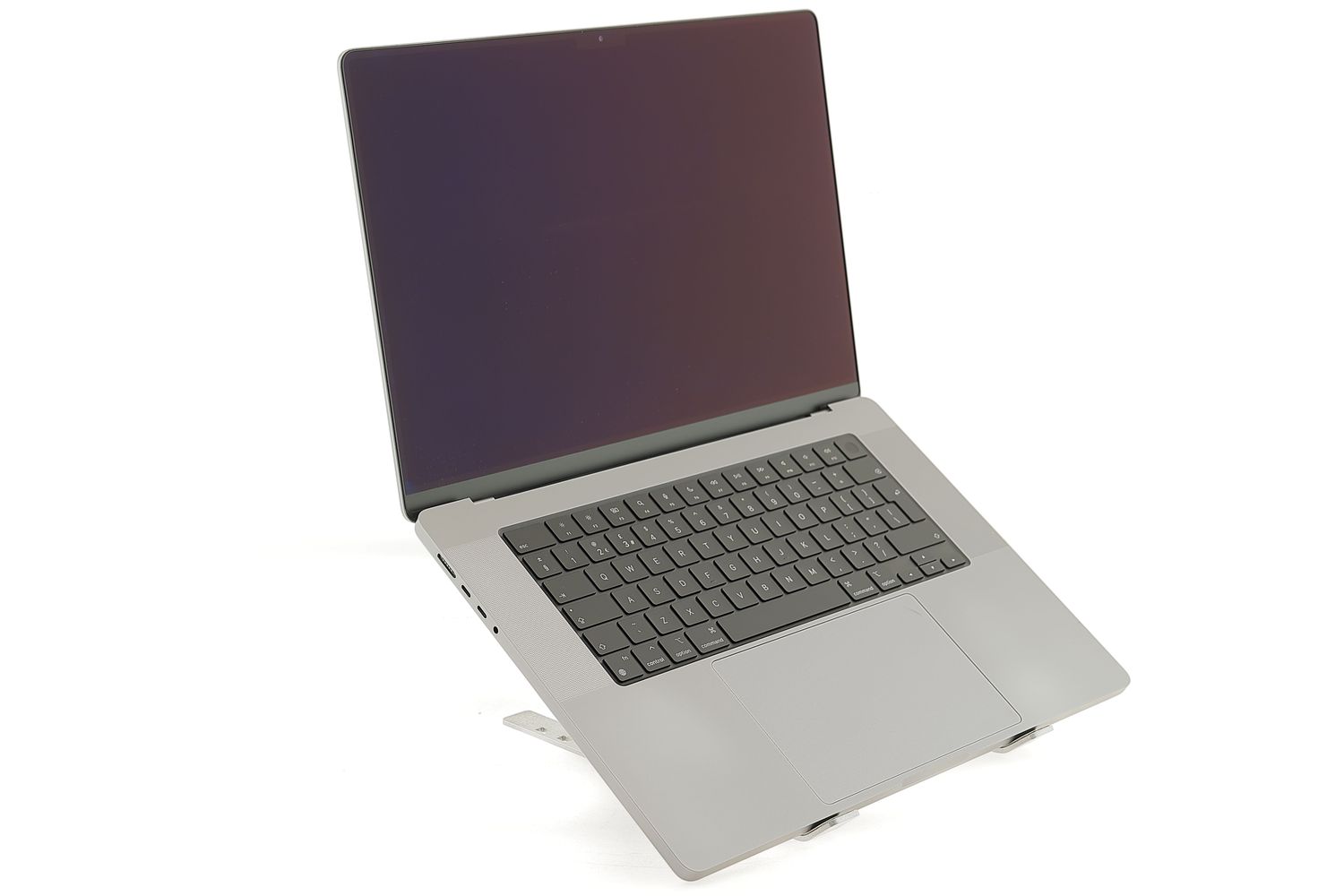 Apple MacBook Pro 16″ 2021, M1 Pro 10 Cores, 16 GB, 16 core GPU 1 TB Space Gray - Отлично